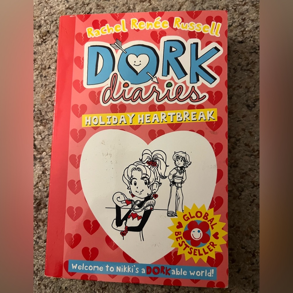 Dork Diaries: Holiday Heartbreak Book